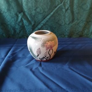 Vintage Kutani Satsuma signed small floral vase